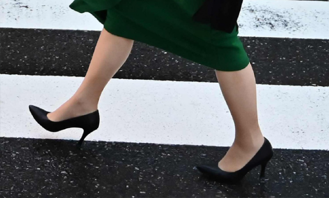 neueste Unternehmensnachrichten über Welche Art von Schuhpolier sollte man wählen, wenn man Ledersandalen für die Wartung einweicht? 0